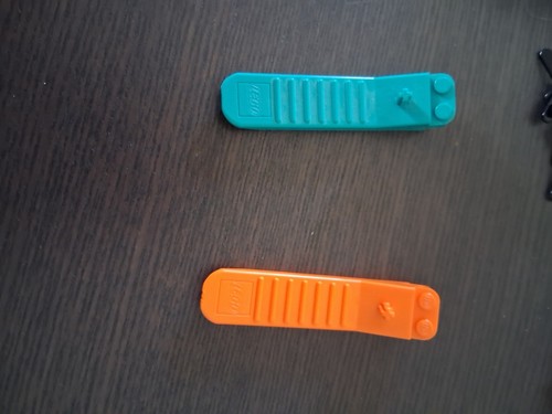 Lego brick axle - ,